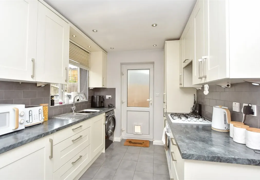 Kitchen/Diner - Woolwich Close, Chatham, Kent - Wards of Kent