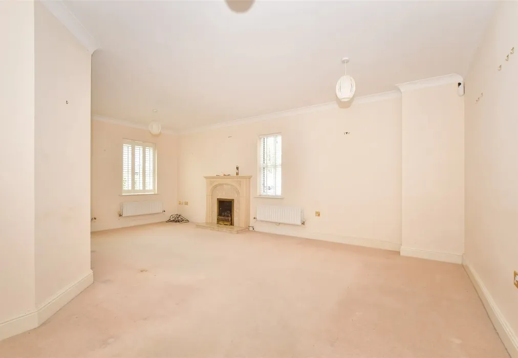Lounge - Braeburn Way, Kings Hill, West Malling, Kent - Wards of Kent