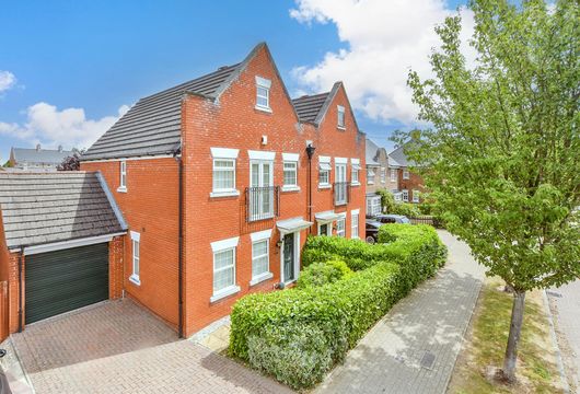 Braeburn Way, Kings Hill, West Malling, Kent - Wards of Kent