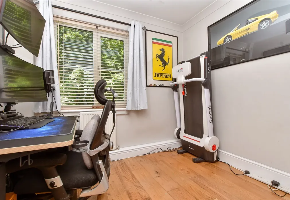 Study - Hilliers Lane, Croydon, Surrey - Wards of Kent