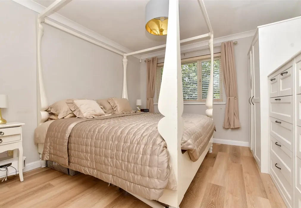 Bedroom 1 - Hilliers Lane, Croydon, Surrey - Wards of Kent