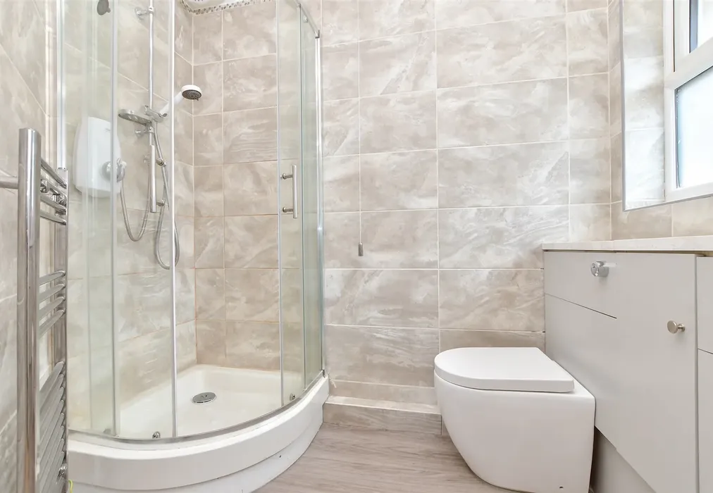En-Suite Shower Room - Hilliers Lane, Croydon, Surrey - Wards of Kent