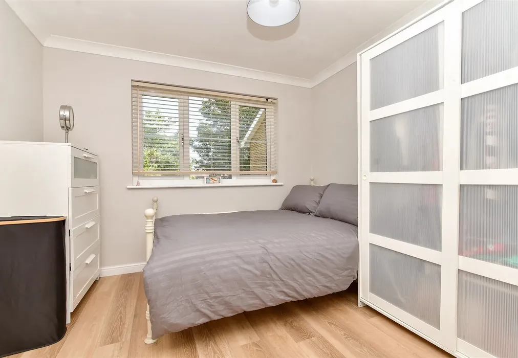 Bedroom 2 - Hilliers Lane, Croydon, Surrey - Wards of Kent