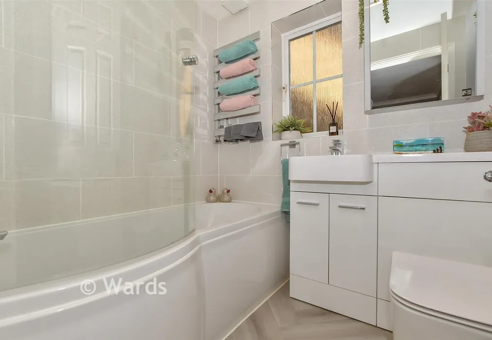 Bathroom - Harling Close, Boughton Monchelsea, Maidstone, Kent - Wards of Kent