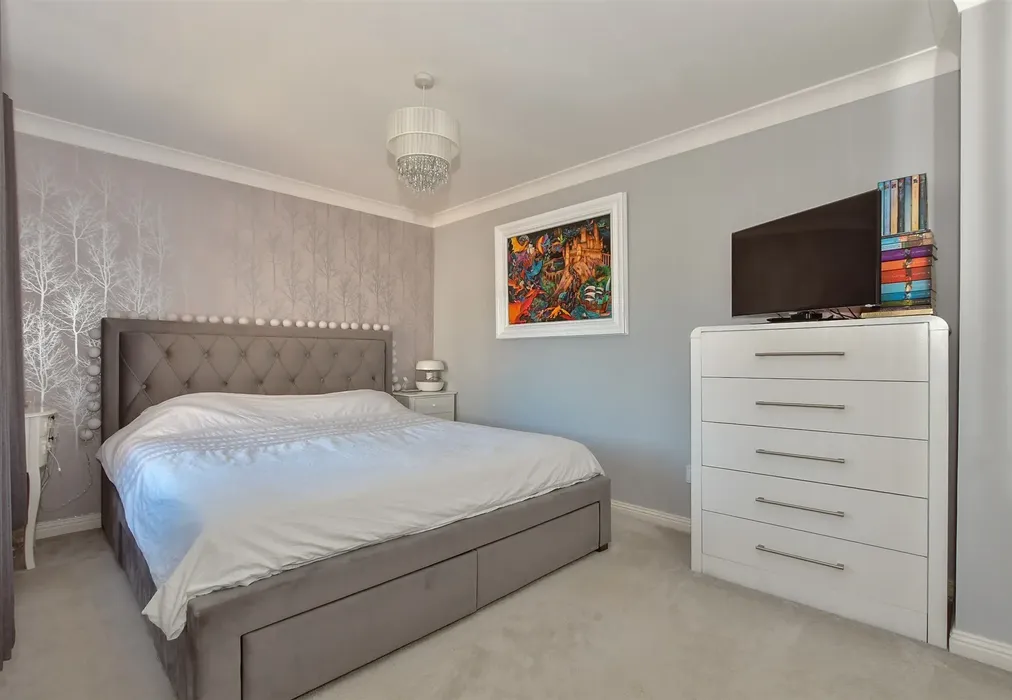Bedroom 1 - Harling Close, Boughton Monchelsea, Maidstone, Kent - Wards of Kent