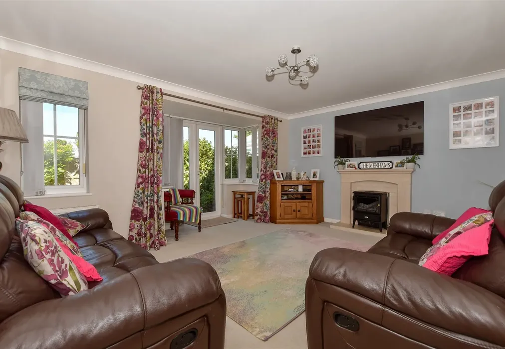 Lounge - Harling Close, Boughton Monchelsea, Maidstone, Kent - Wards of Kent