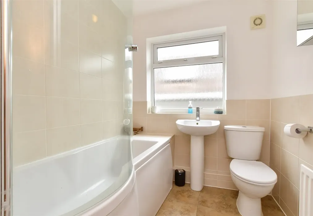 Bathroom - Crescent Drive South, Woodingdean, Brighton, East Sussex - Wards of Kent