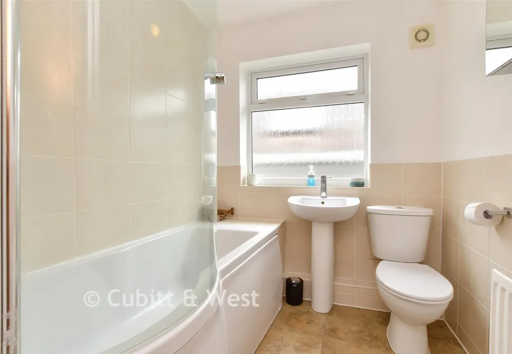 Bathroom - Crescent Drive South, Woodingdean, Brighton, East Sussex - Wards of Kent