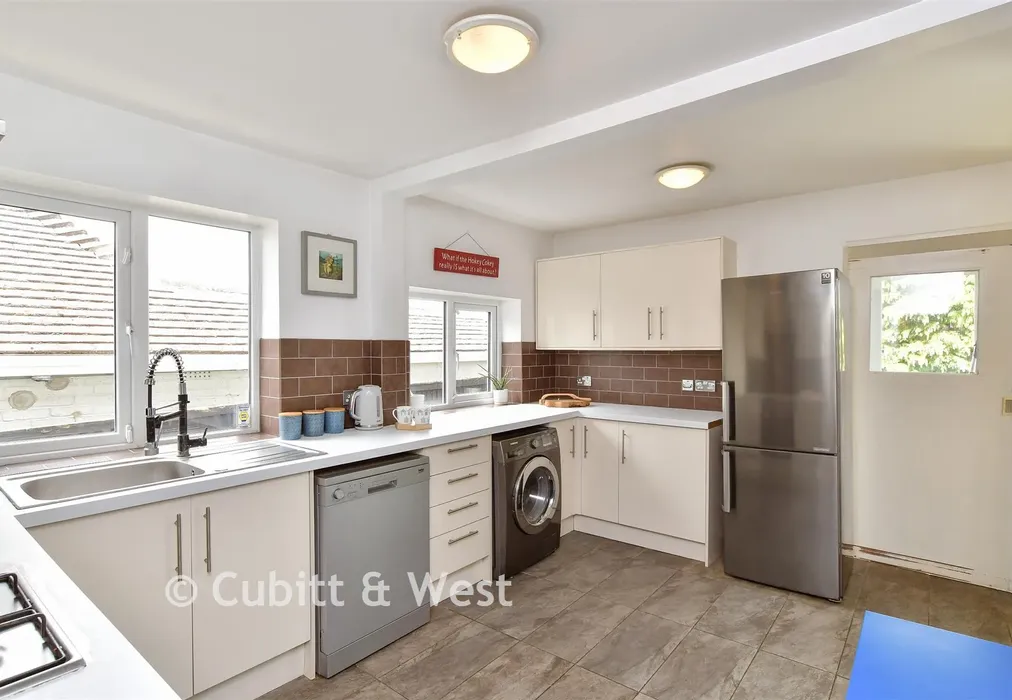 Kitchen - Crescent Drive South, Woodingdean, Brighton, East Sussex - Wards of Kent