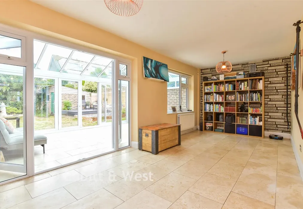 Dining Area - Crescent Drive South, Woodingdean, Brighton, East Sussex - Wards of Kent