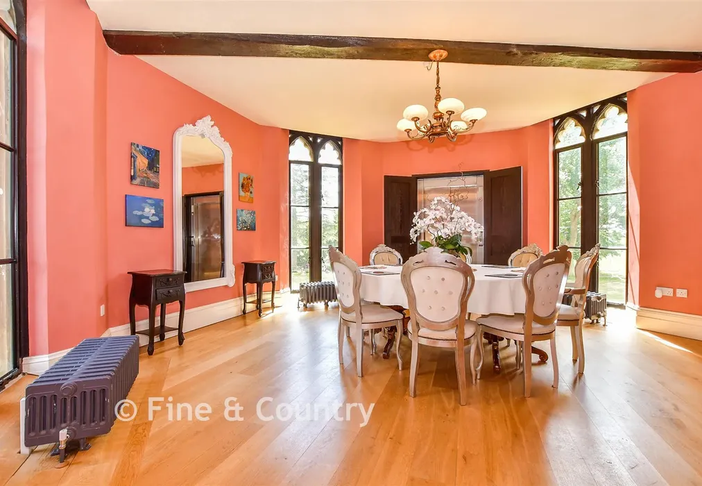 Dining Room - High Street, Hadlow, Tonbridge, Kent - Wards of Kent