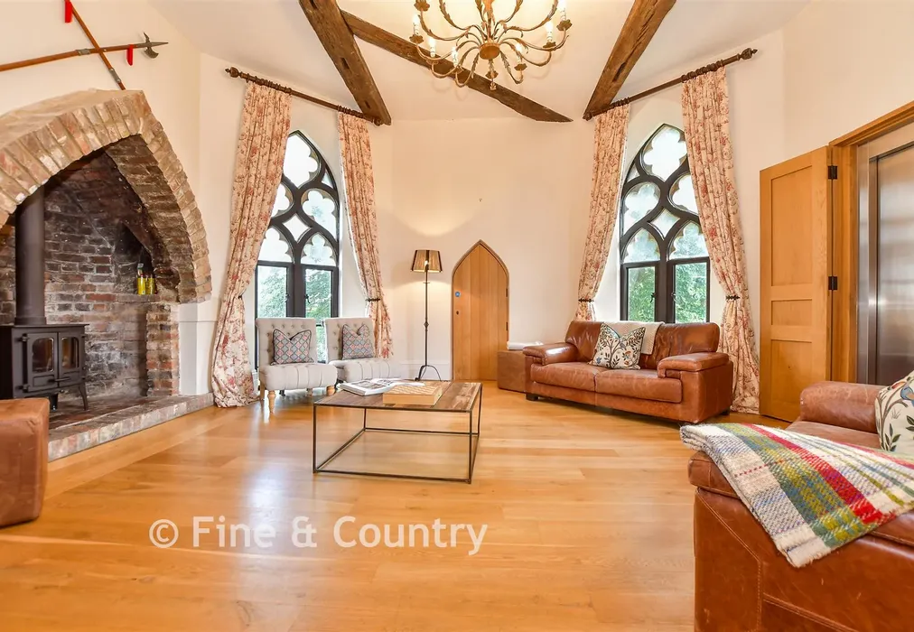 Drawing Room - High Street, Hadlow, Tonbridge, Kent - Wards of Kent