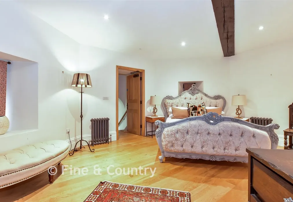 Bedroom - High Street, Hadlow, Tonbridge, Kent - Wards of Kent