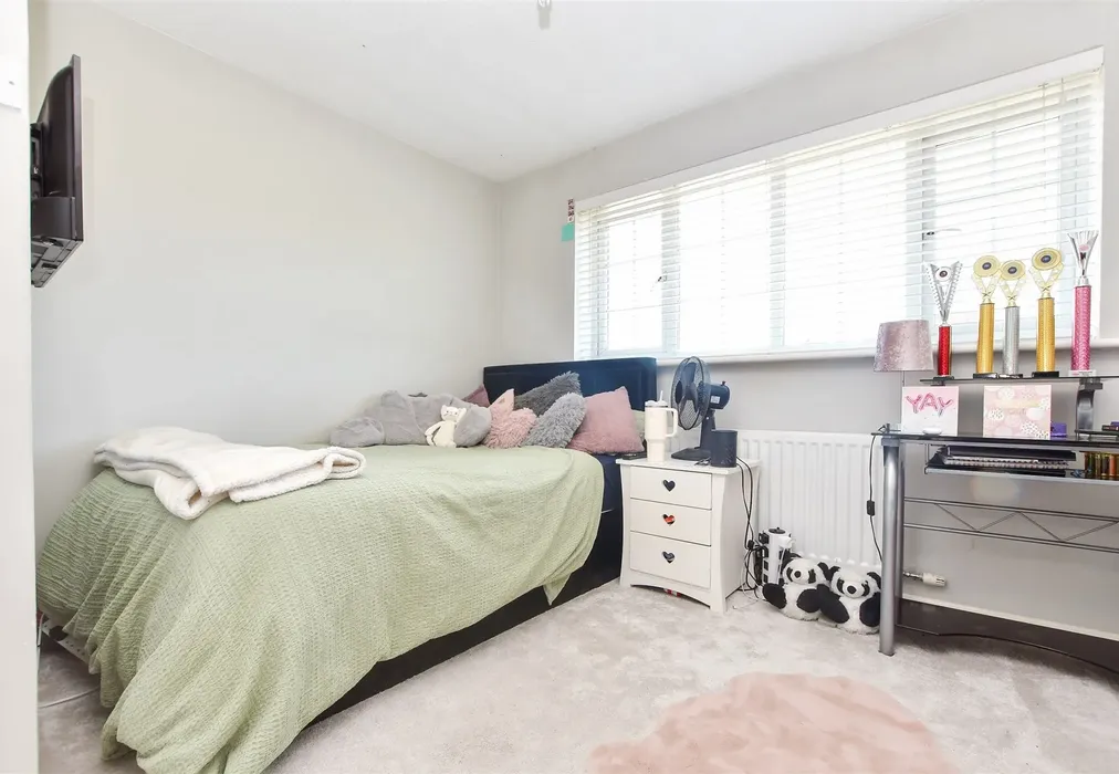 Bedroom 2 - Wilson Grove, Uckfield, East Sussex - Wards of Kent