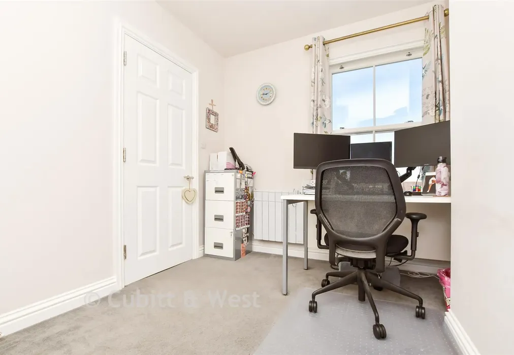 Bedroom 2/Home Office - West Street, Dorking, Surrey - Wards of Kent