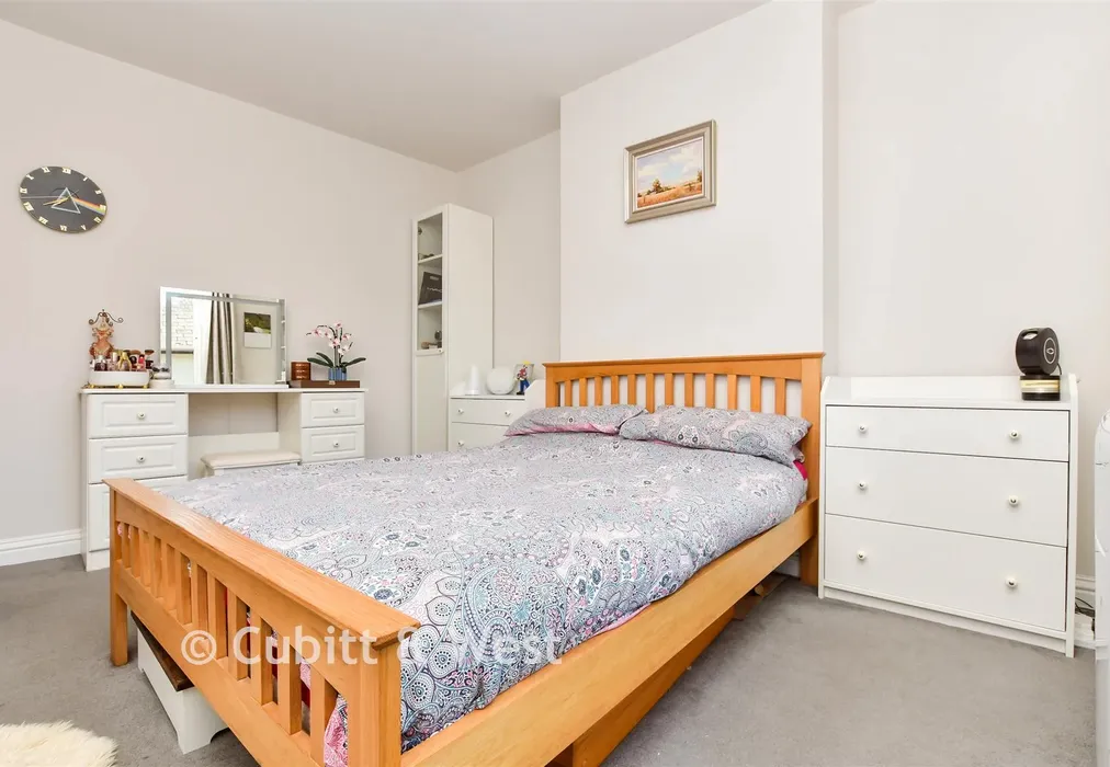 Bedroom 1 - West Street, Dorking, Surrey - Wards of Kent