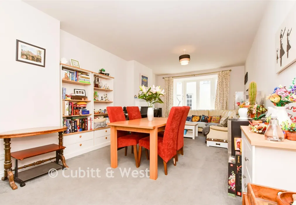 Dining Area - West Street, Dorking, Surrey - Wards of Kent