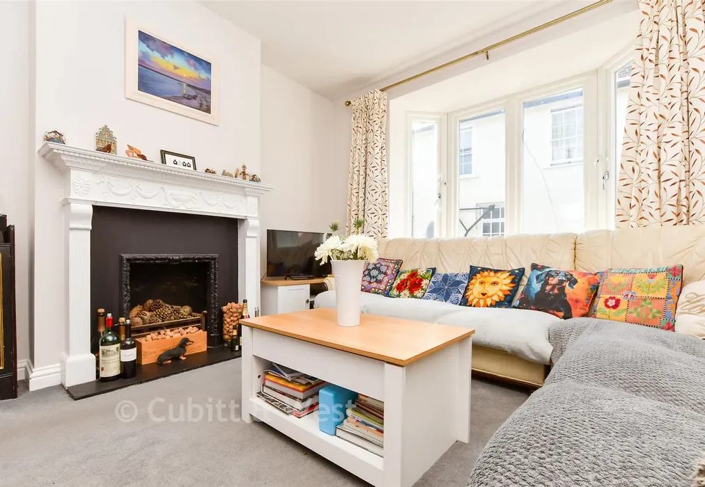 Lounge - West Street, Dorking, Surrey - Wards of Kent