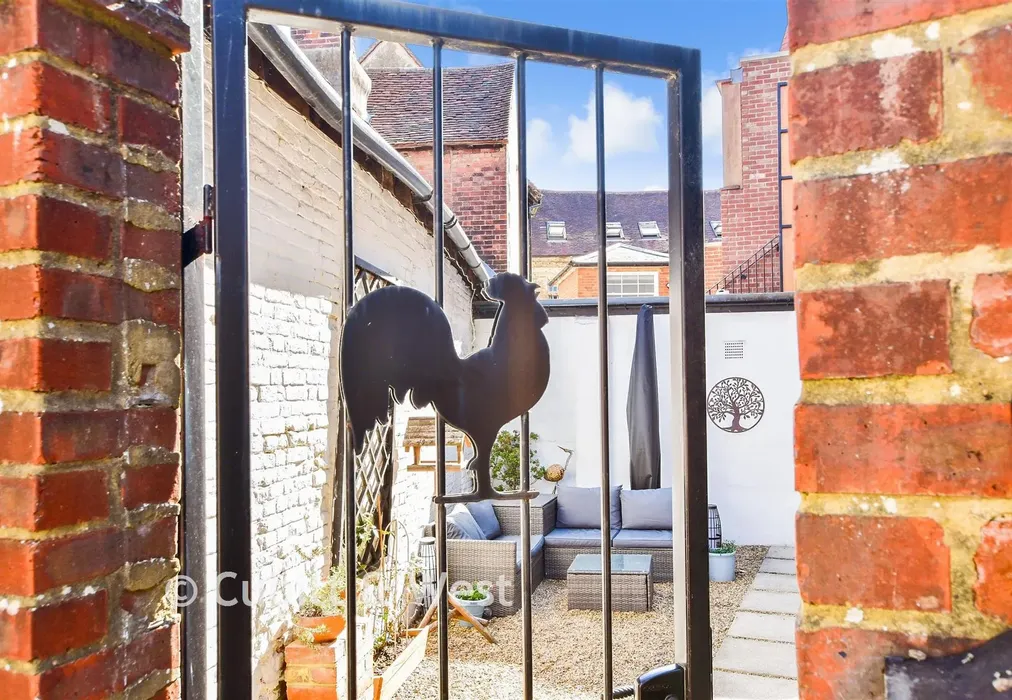 External Lifestyle Photograph - West Street, Dorking, Surrey - Wards of Kent