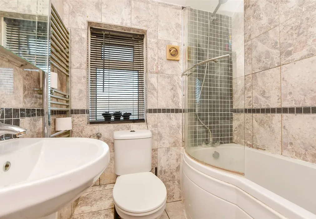 Bathroom - Osborne Terrace, Margate, Kent - Wards of Kent