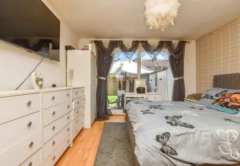 Dining Room - Osborne Terrace, Margate, Kent - Wards of Kent
