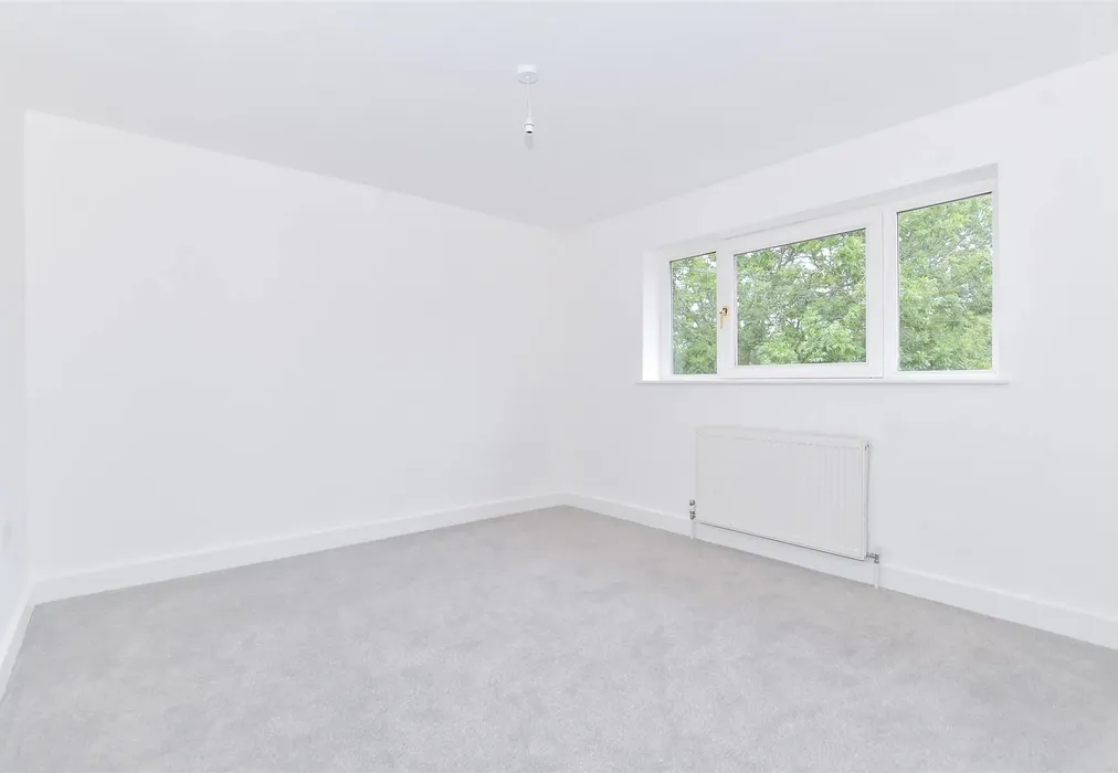 Bedroom 1 - Loose Road, Maidstone, Kent - Wards of Kent