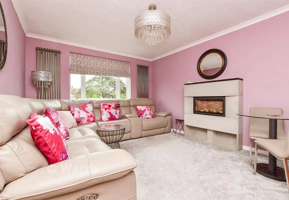 Lounge - Castle Road, Tankerton, Kent - Wards of Kent