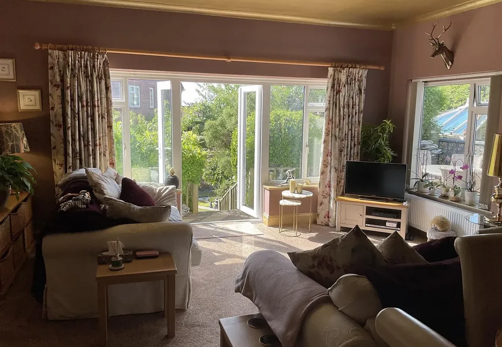 Lounge - Furze Road, Worthing, West Sussex - Wards of Kent