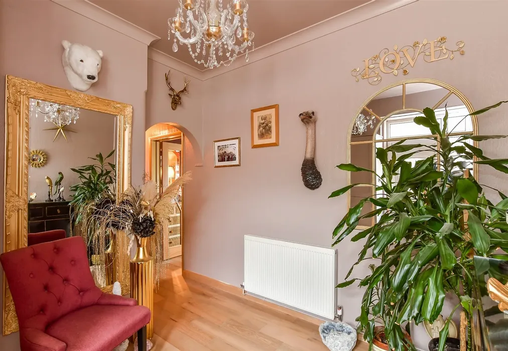 Entrance Hall - Furze Road, Worthing, West Sussex - Wards of Kent