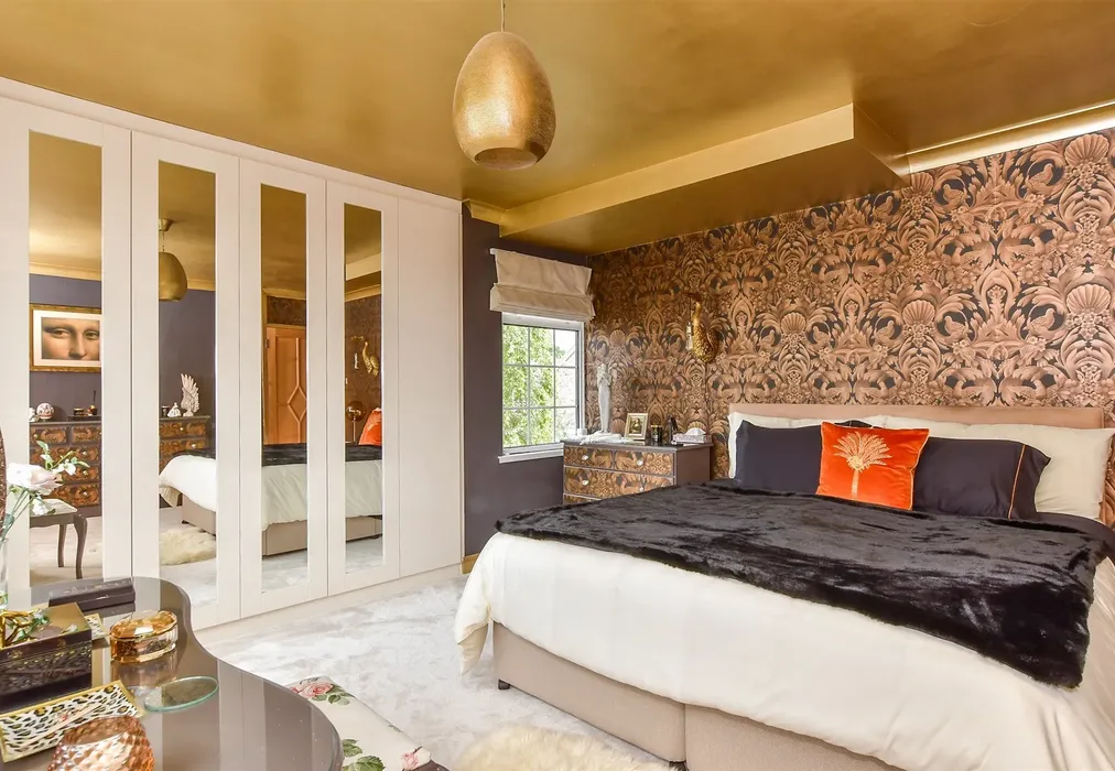 Bedroom 1 - Furze Road, Worthing, West Sussex - Wards of Kent