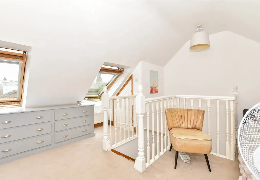 Bedroom 1 - Lawn Road, Tonbridge, Kent - Wards of Kent