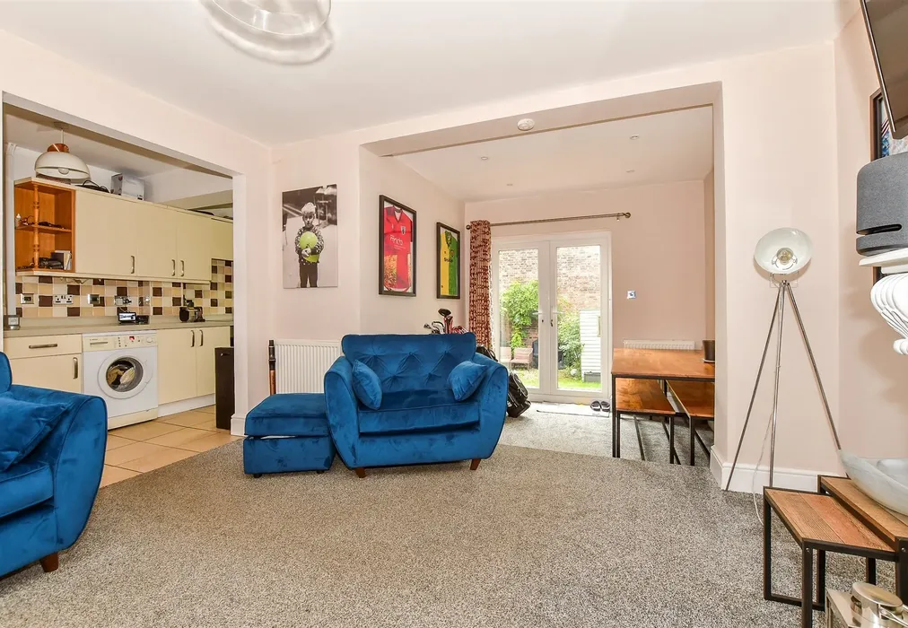 Family Area - Lawn Road, Tonbridge, Kent - Wards of Kent