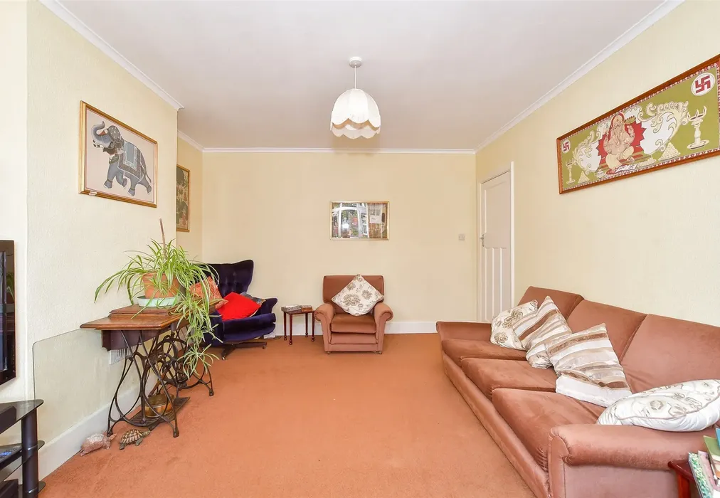 Lounge - Parkside Avenue, Littlehampton, West Sussex - Wards of Kent