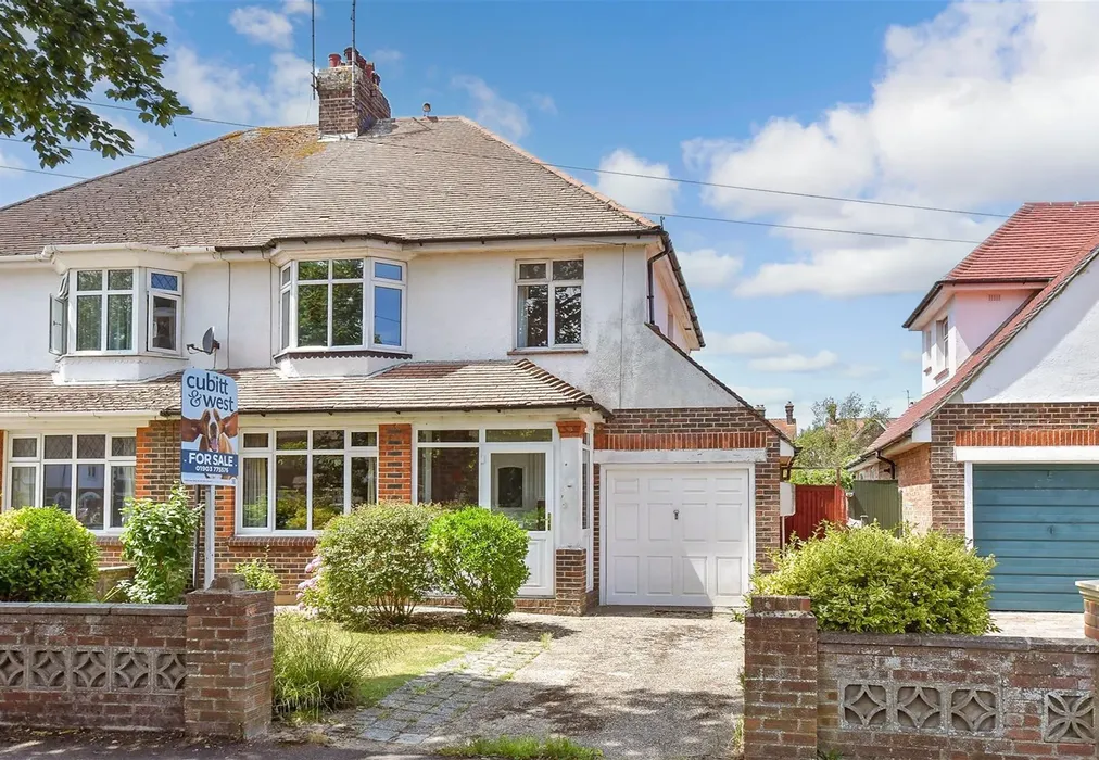 External Brochure 2 - Parkside Avenue, Littlehampton, West Sussex - Wards of Kent