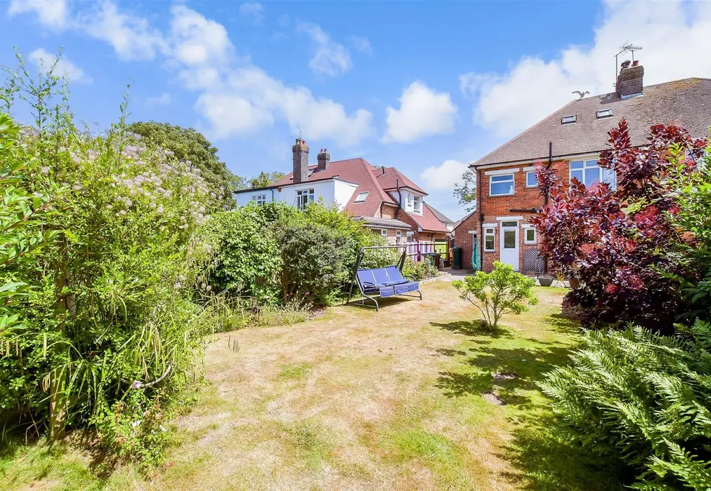 Rear Garden - Parkside Avenue, Littlehampton, West Sussex - Wards of Kent
