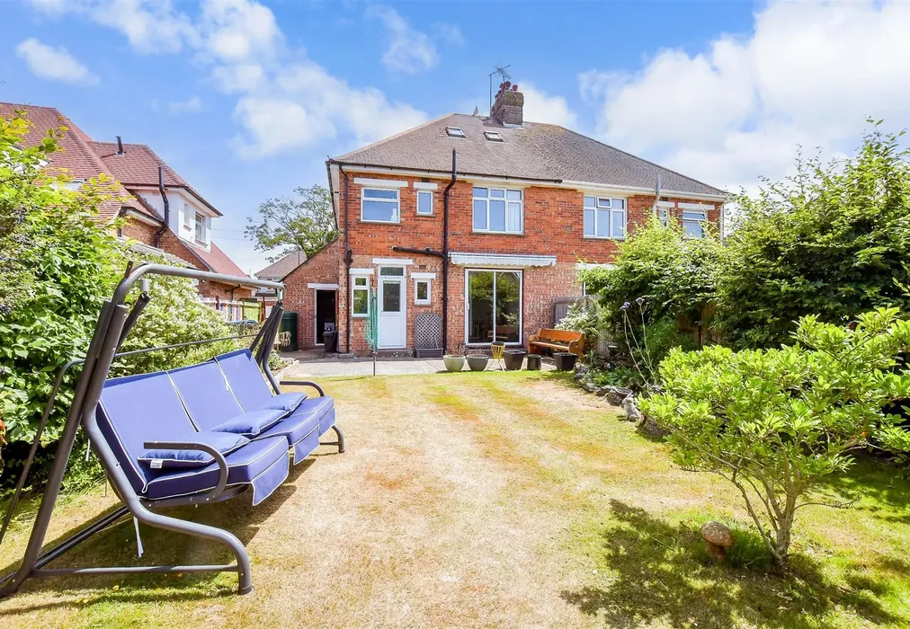 Rear Garden - Parkside Avenue, Littlehampton, West Sussex - Wards of Kent