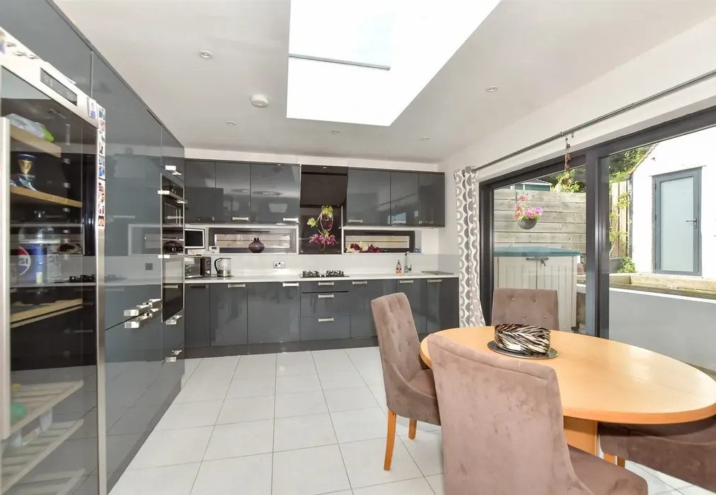 Kitchen/Diner - Stanbury Crescent, Folkestone, Kent - Wards of Kent