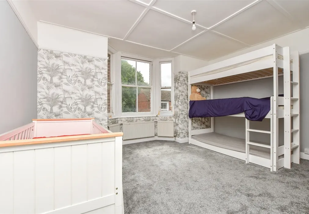 Bedroom 1 - Beaconsfield Road, Canterbury, Kent - Wards of Kent