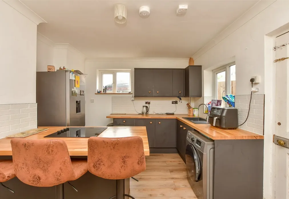 Kitchen - Beaconsfield Road, Canterbury, Kent - Wards of Kent