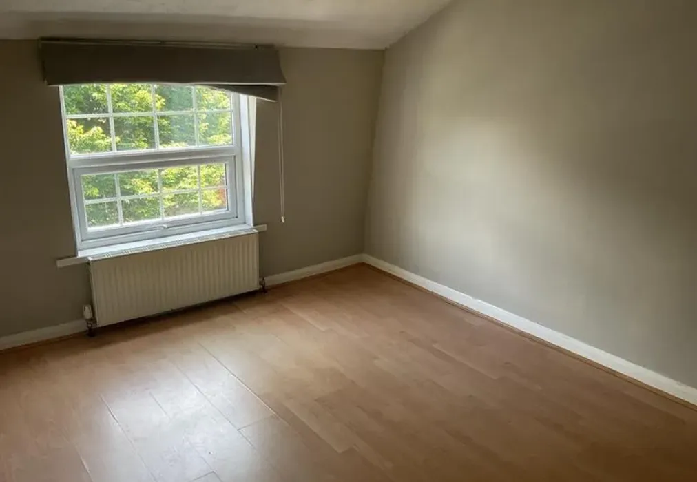 Lounge - Norfolk Street, Southsea, Hampshire - Wards of Kent