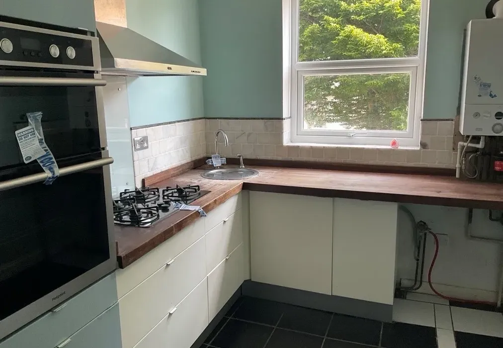 Kitchen - Norfolk Street, Southsea, Hampshire - Wards of Kent