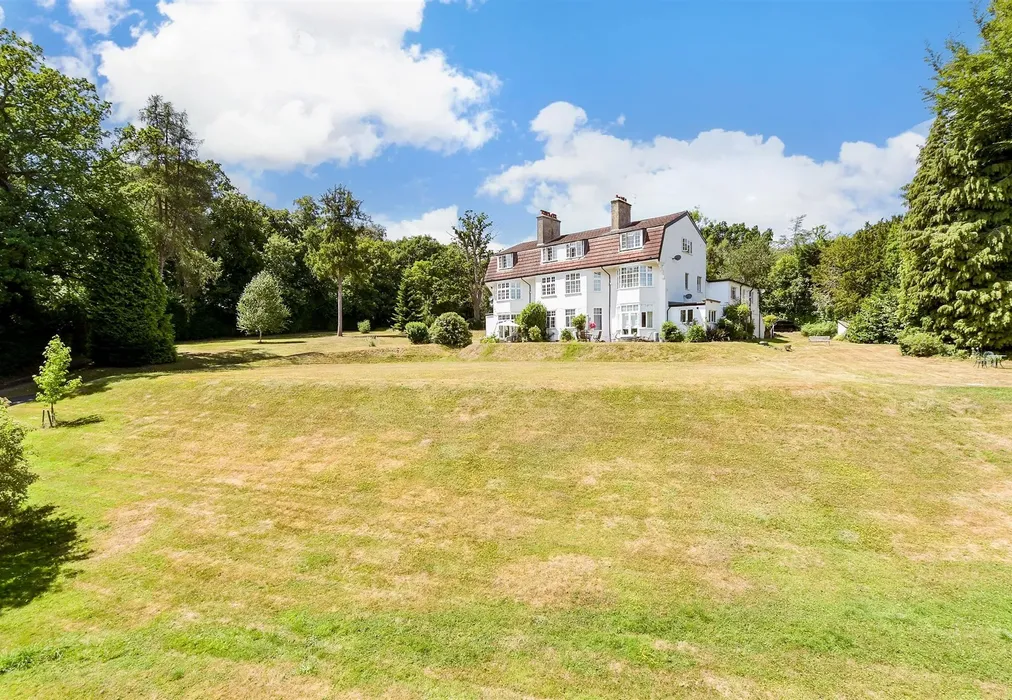 Communal Gardens - Portley Wood Road, Whyteleafe, Surrey - Wards of Kent