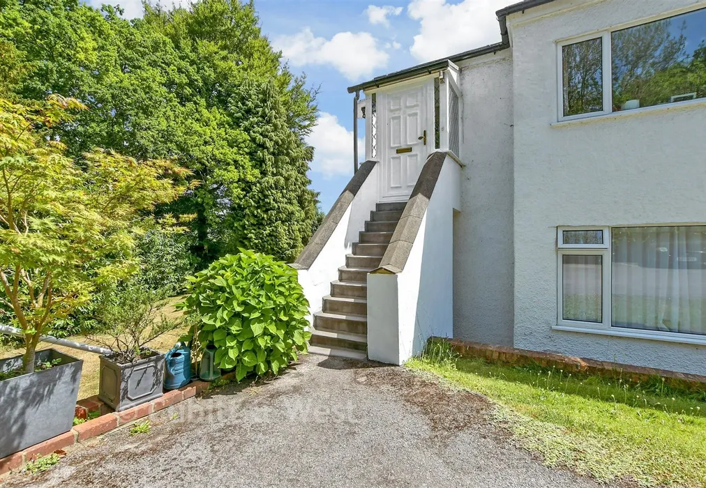 Front Elevation - Portley Wood Road, Whyteleafe, Surrey - Wards of Kent