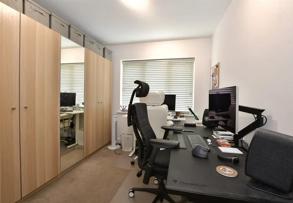 Bedroom 2 - Centre Drive, Epping, Essex - Wards of Kent
