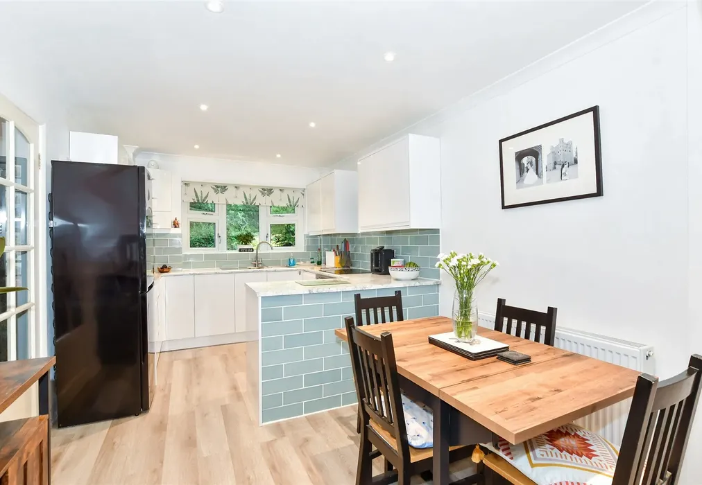 Kitchen/Diner - Plumpton Walk, Maidstone, Kent - Wards of Kent