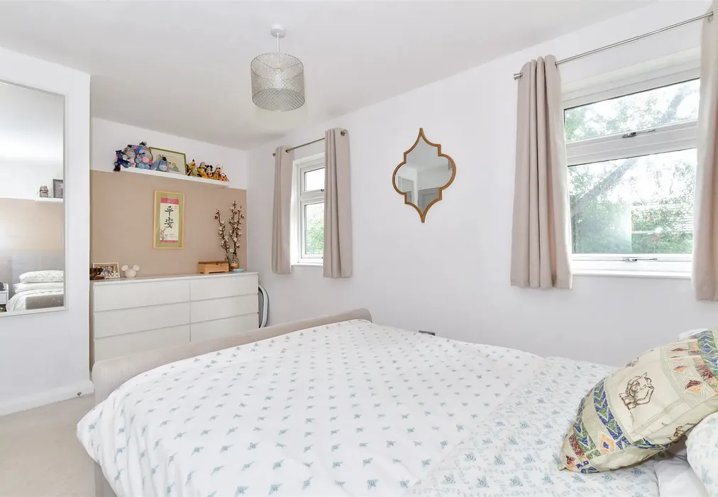 Bedroom 2 - Plumpton Walk, Maidstone, Kent - Wards of Kent