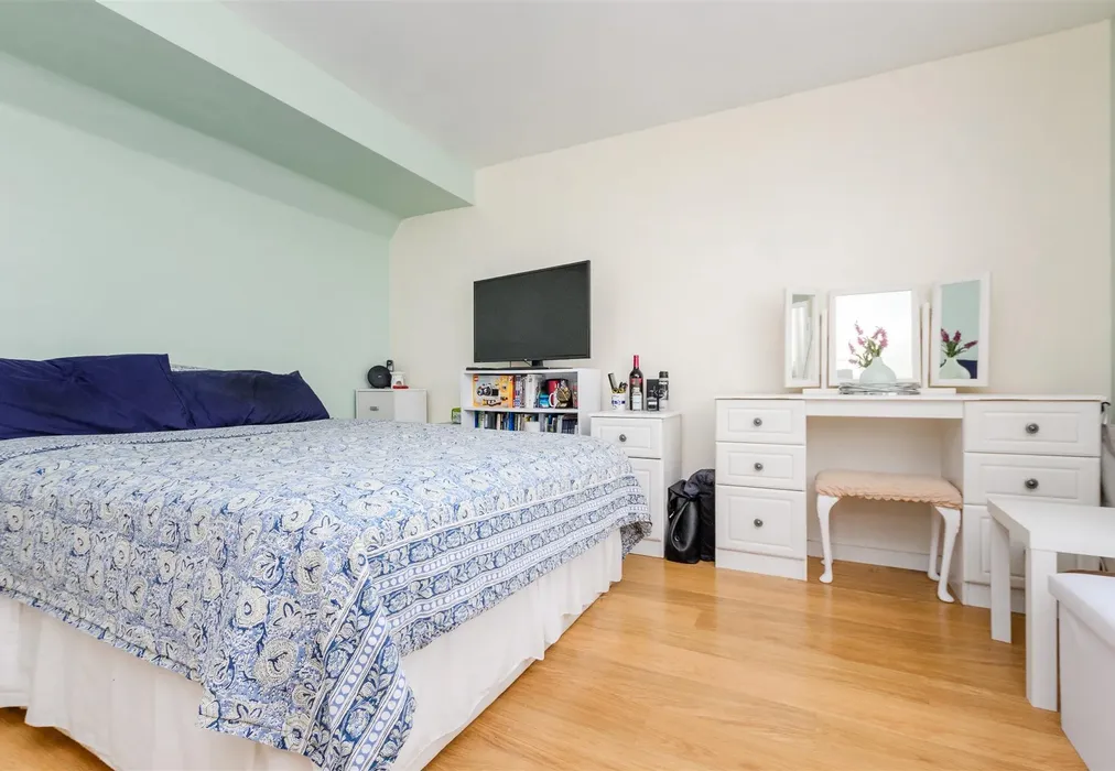 Bedroom 1 - Dartford Road, Dartford, Kent - Wards of Kent