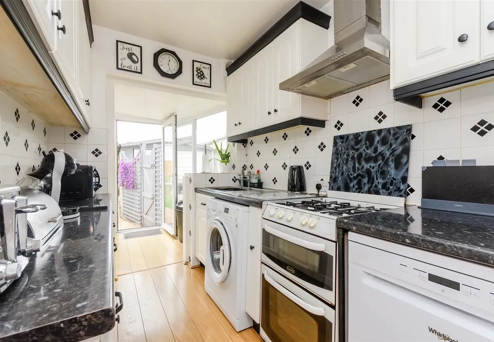 Kitchen - Dartford Road, Dartford, Kent - Wards of Kent