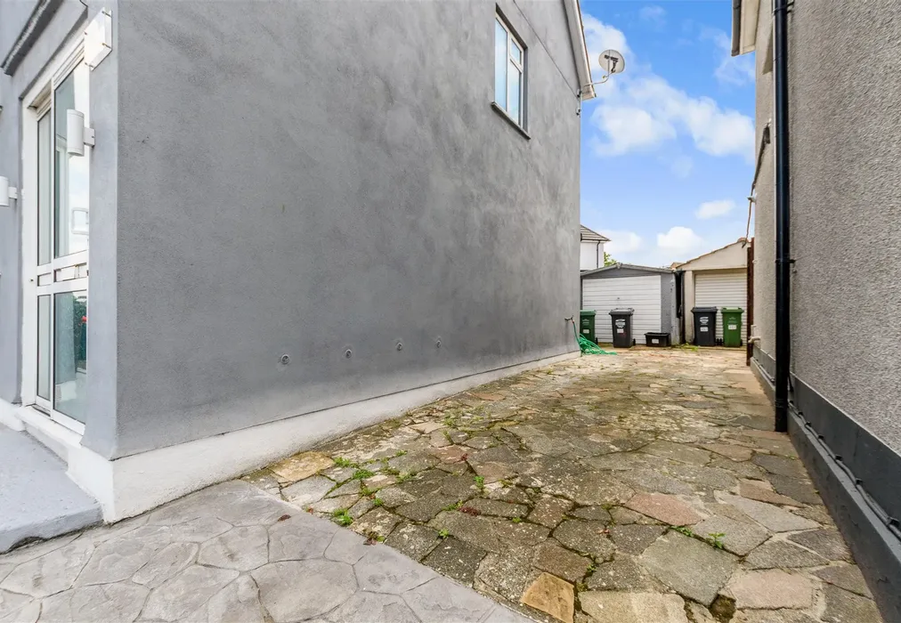 Driveway/Parking - Dartford Road, Dartford, Kent - Wards of Kent