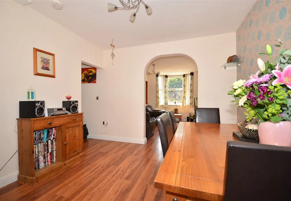 Dining Area                                        - Tennyson Road, Freshwater, Isle of Wight - Wards of Kent